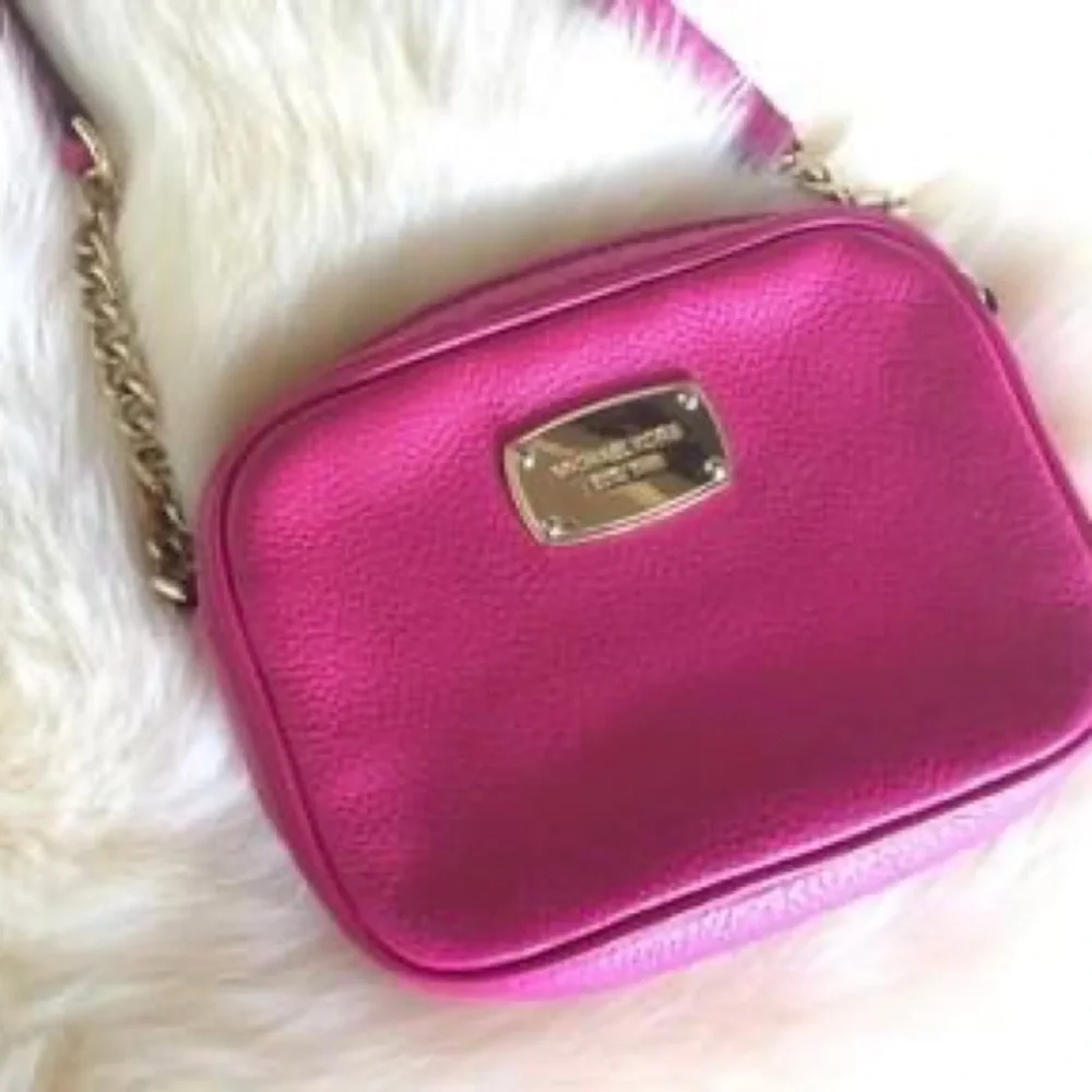 Michael Kors Crossbody Bag / Purse - Fuschia Pink / Hot Pink / Barbie Colour - Picture 1 of 5